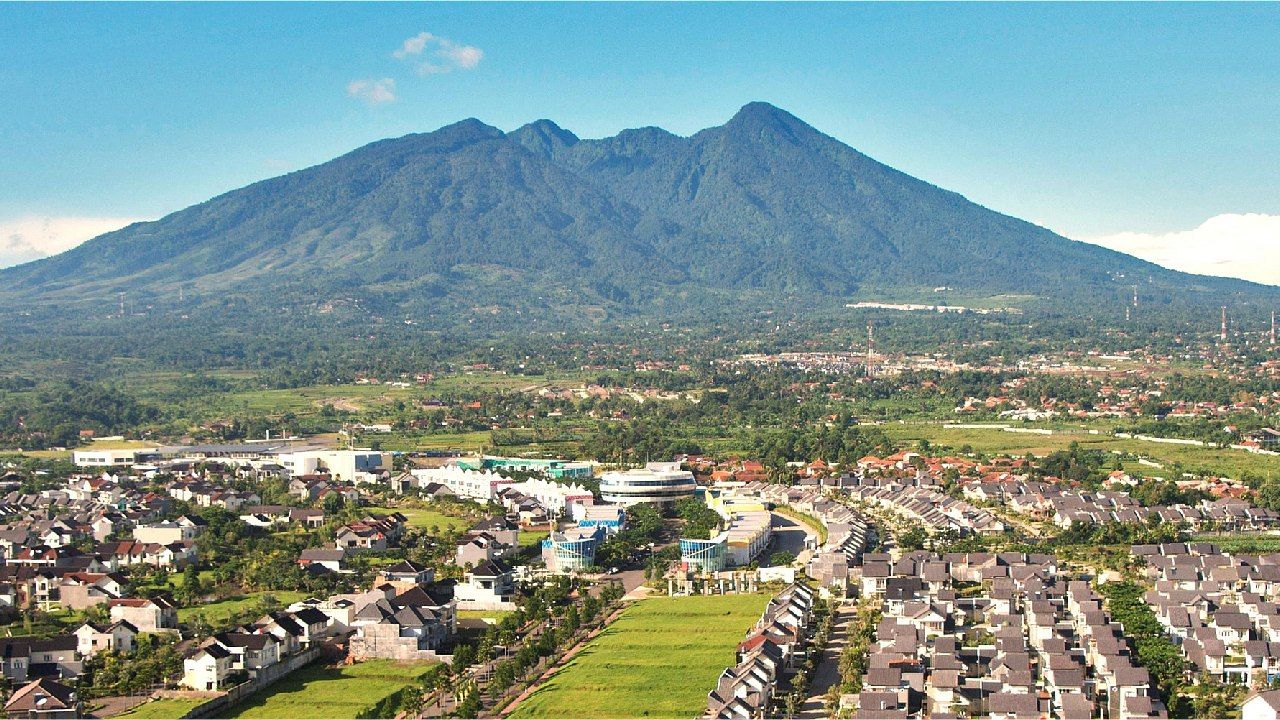 Pemandangan kota Bogor dengan properti strategis