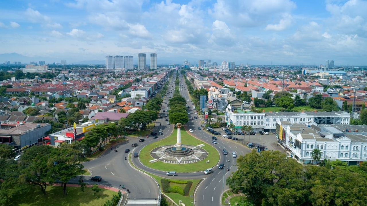 Pemandangan kota Gading Serpong dengan properti strategis