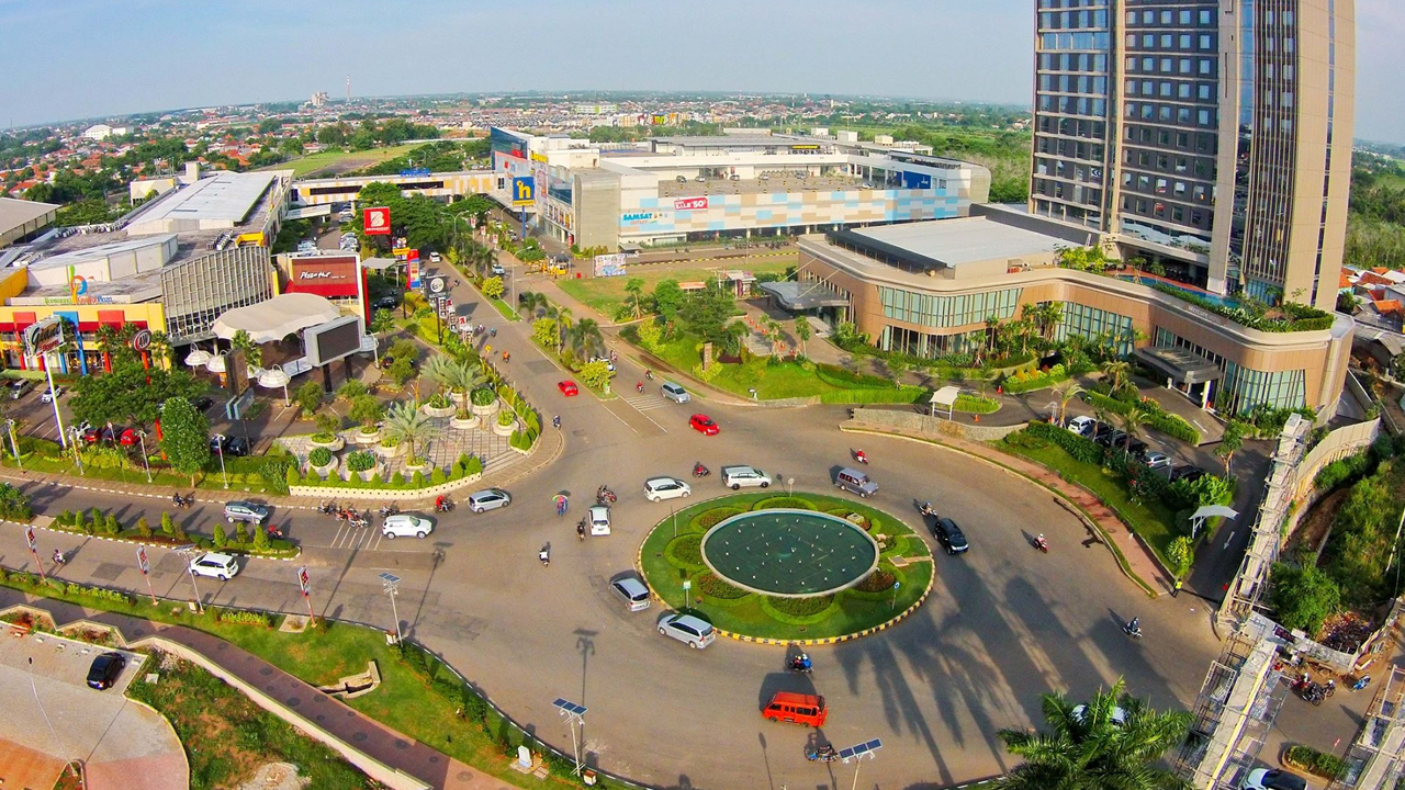 Pemandangan kota Karawang dengan properti strategis